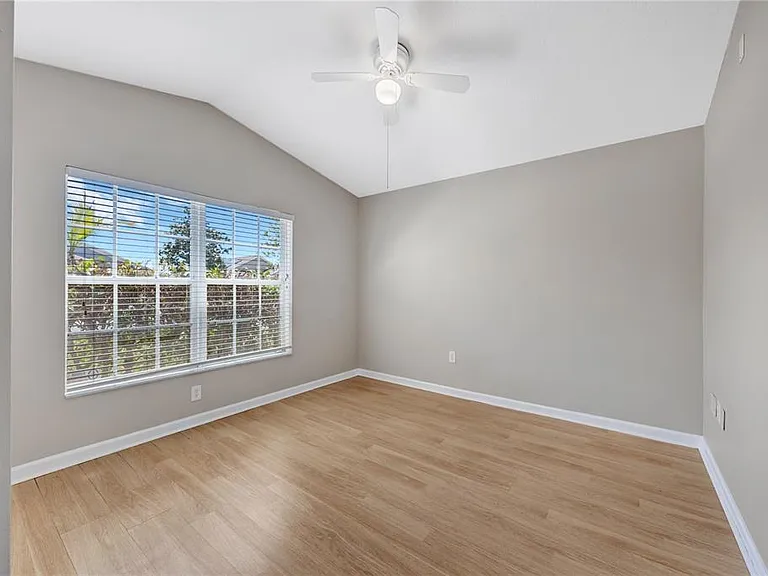 30435 Annadale Dr — Photo 22