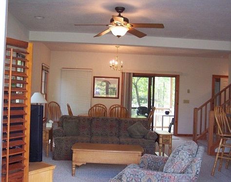 2nd image of 122 Laurel Ct