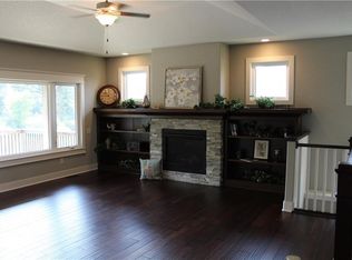 1264 S 93rd St, West Des Moines, IA 50266