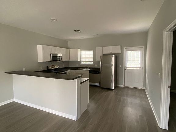 3rd image of 128 Bonielane Dr