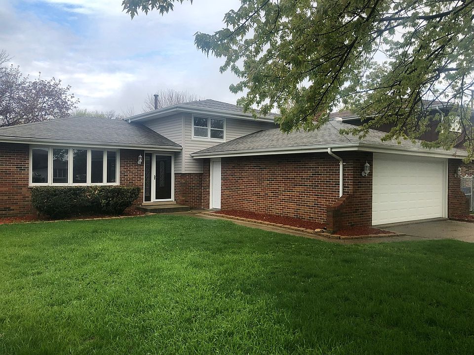 1st image of 10704 S Meadow Ln
