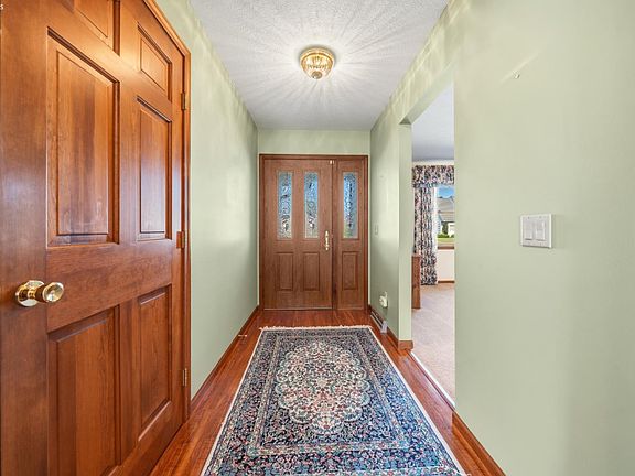 2nd image of 129 Wisteria Dr
