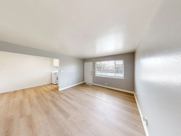 2320 Buena Vista Ave — Photo 4