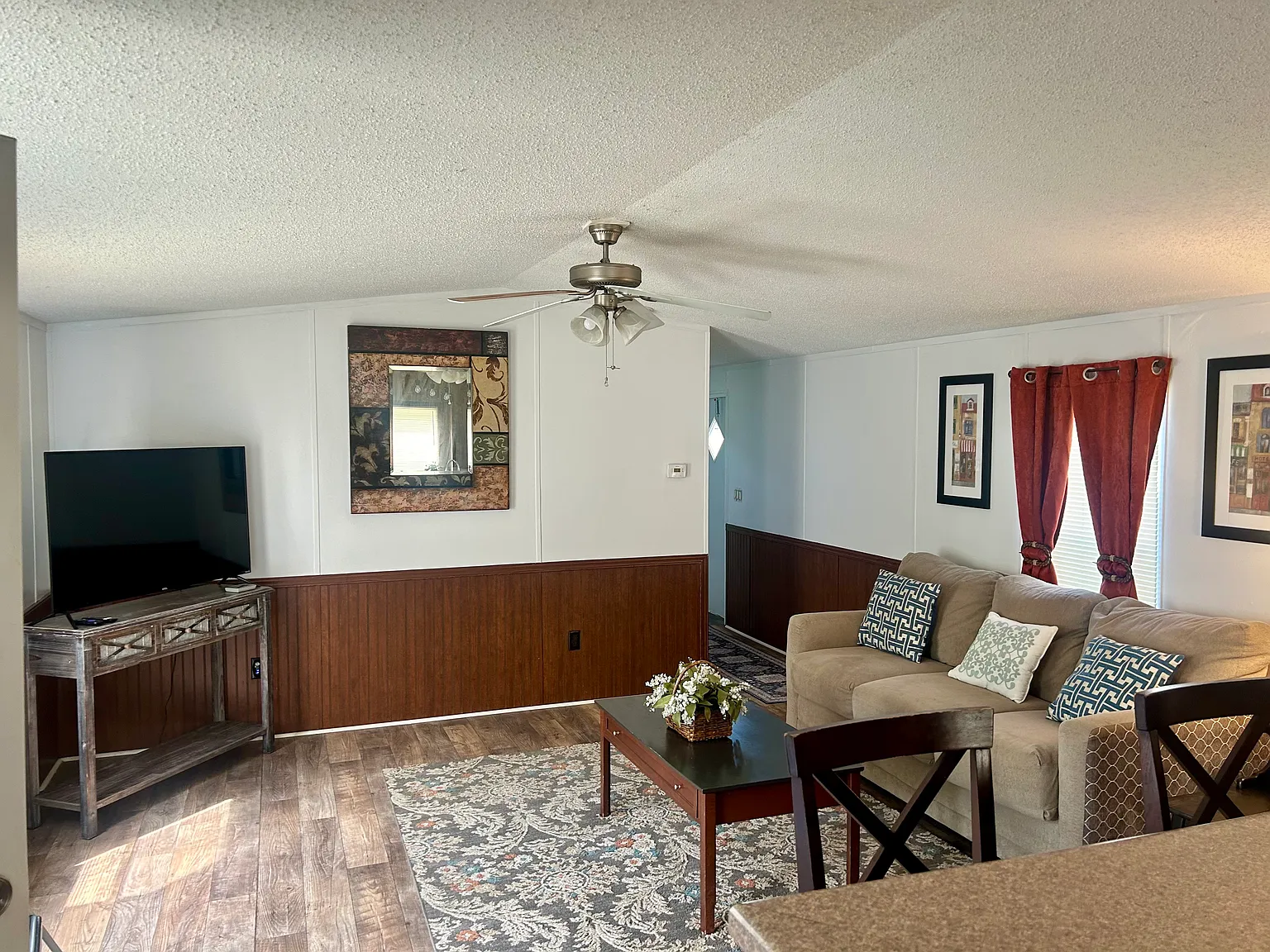 138 Oak Grove Ln W — Photo 4