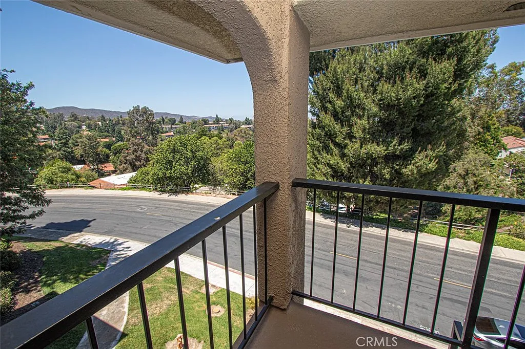1 bed, 1.0 bath, 953 sqft, $3,000 — Photo 4