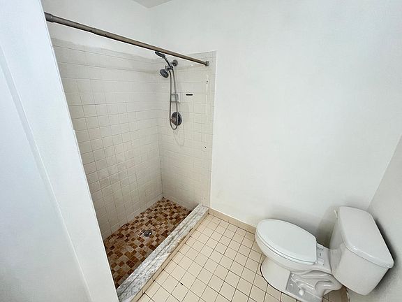 5th image of 513 Pine Ridge Ave Unit 3