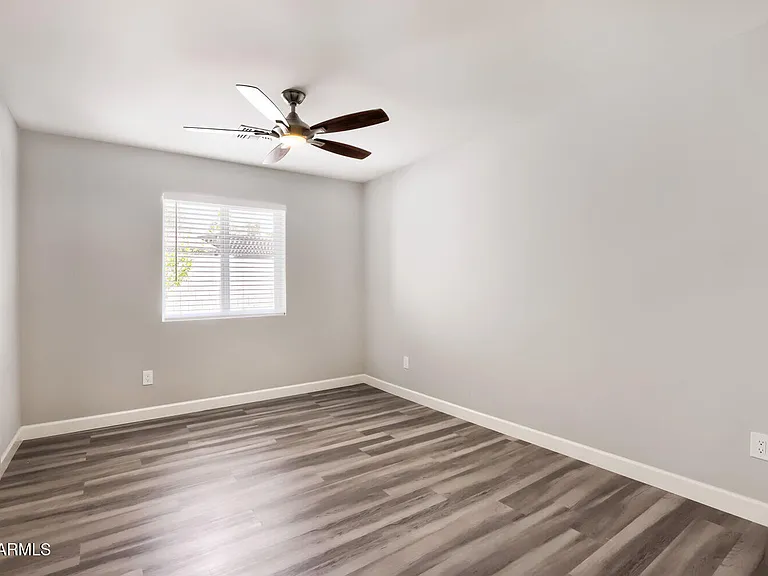 9801 N 74th Pl — Photo 16