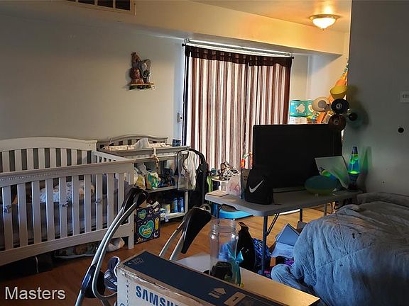 3rd image of 15572 Dupage Blvd