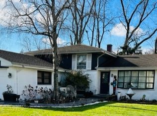 546 N 7th Ave, Addison, IL 60101