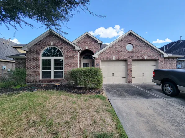 2710 Bamboo Ln, Rosenberg, TX 77471