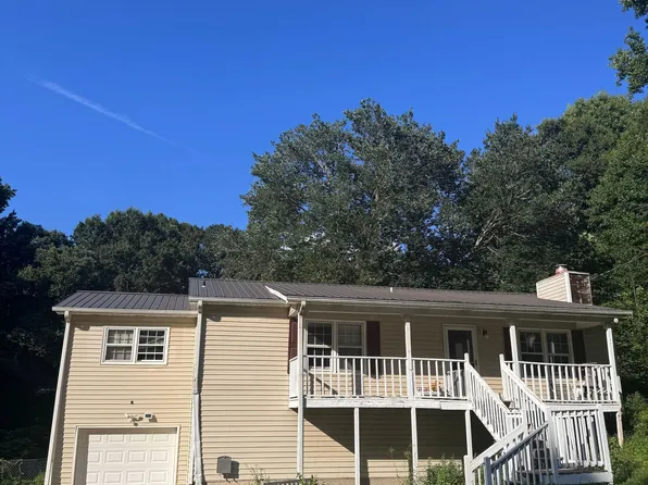 4018 N Quail Dr, Douglasville, GA 30135