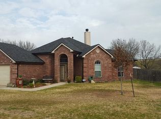 104 Ridge View Ct, Decatur, TX 76234