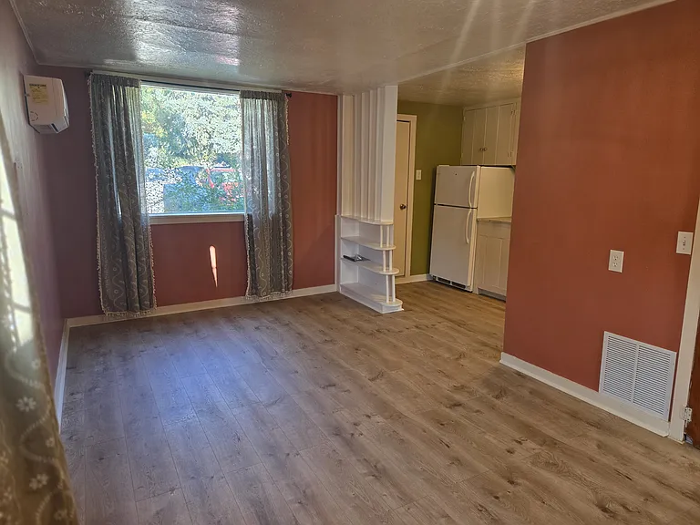 2525 S Higgins Ave — Photo 7