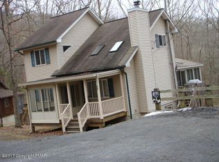 247 Stafford Dr, Bushkill, PA 18324