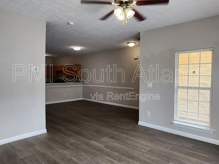 1749 Carrington Dr — Photo 6