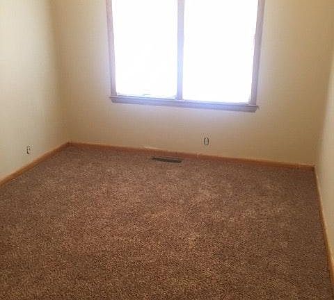 5th image of 3028 S Hiram Ave