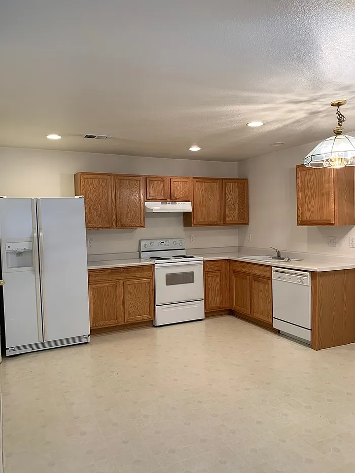 Building Photo - 1723 Dove Creek Cir