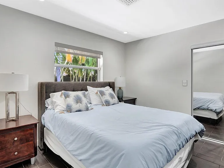855 Berkeley St — Photo 21