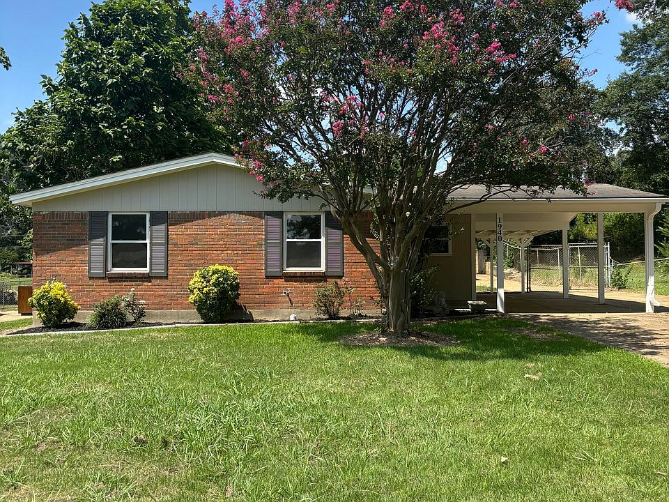 1st image of 1940 Colonial Hills Dr
