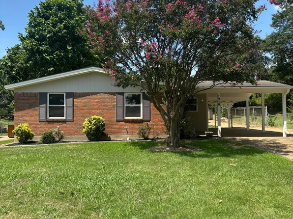 1940 Colonial Hills Dr, Southaven, MS 38671
