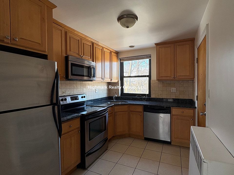 1st image of 7320 N Ridge Blvd #3W