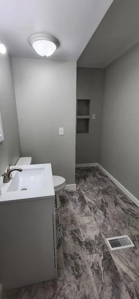 223 West Locust Street, Unit 7 — Photo 2