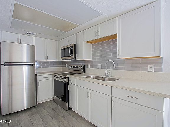 2nd image of 13207 N 21st Pl Unit 6