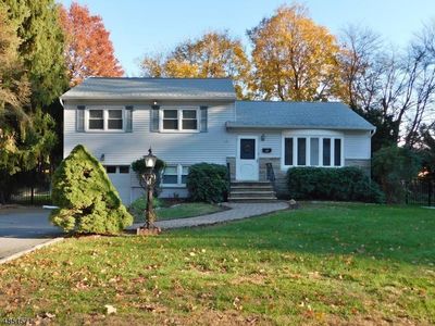 28 Grafton Dr, Morris Plains, NJ, 07950