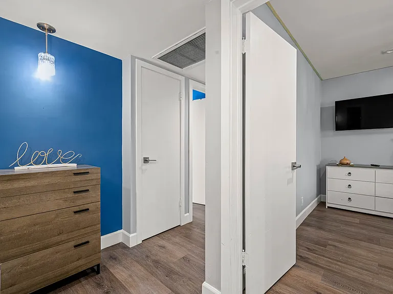 14034 Valerio St — Photo 26