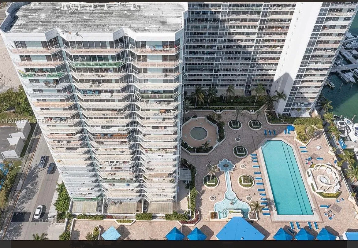 1 bed, 725 sqft, $2,400 — Photo 3