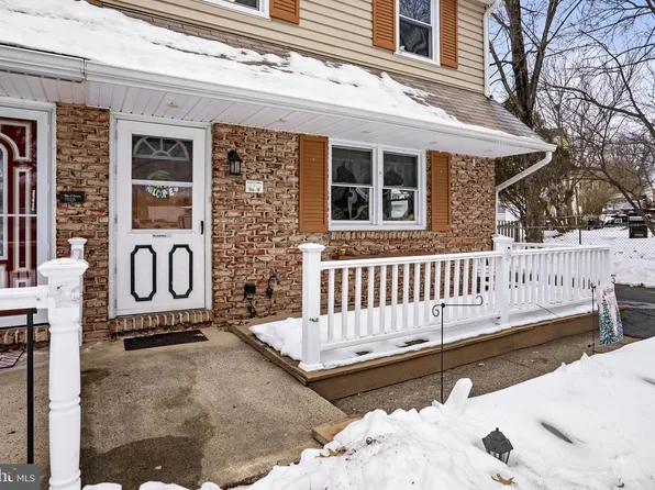 677 S 6th Ave, Royersford, PA 19468