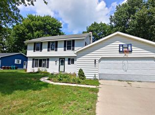 3208 N Shoreview Dr, Fort Gratiot, MI