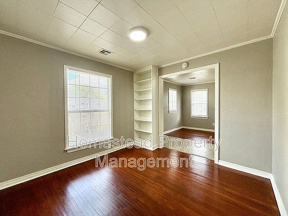4th image of 2308 NE 22nd St