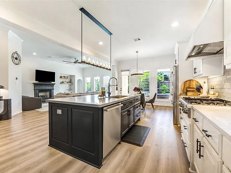 14510 Tivoli Dr — Photo 10