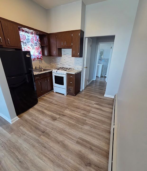1st image of 914 Grand Ave #5D