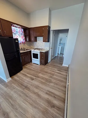 914 Grand Ave Photo 1