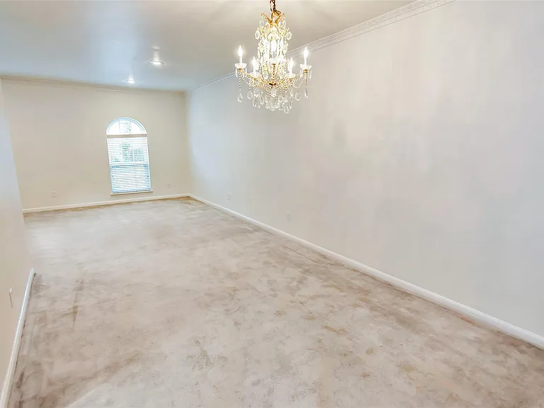 8615 La Fonte St — Photo 8