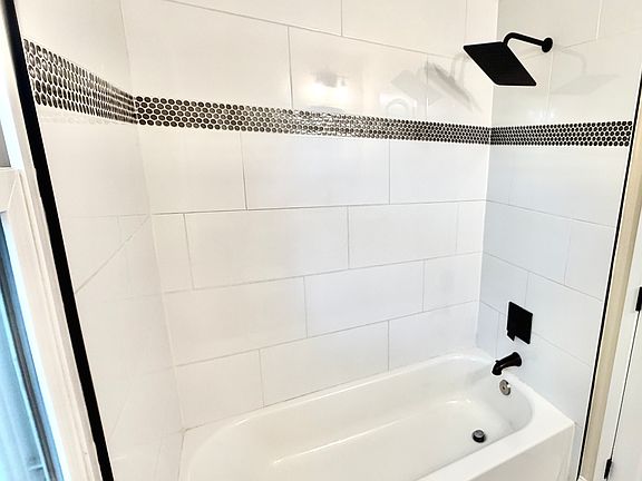 3rd image of 6106 N Kings Hwy #6106