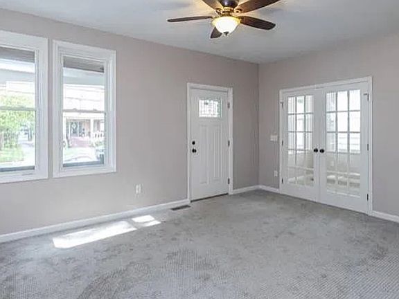 5th image of 2939 Minot Ave