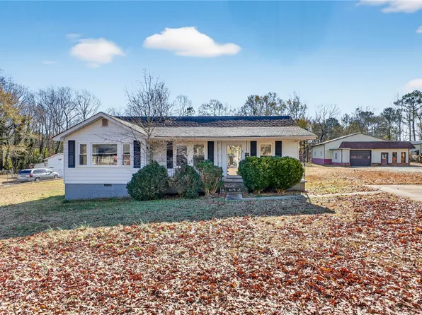 23 Spring St, Pelzer, SC 29669