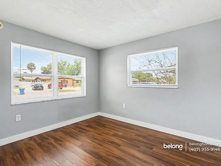1147 Manatee Dr — Photo 7