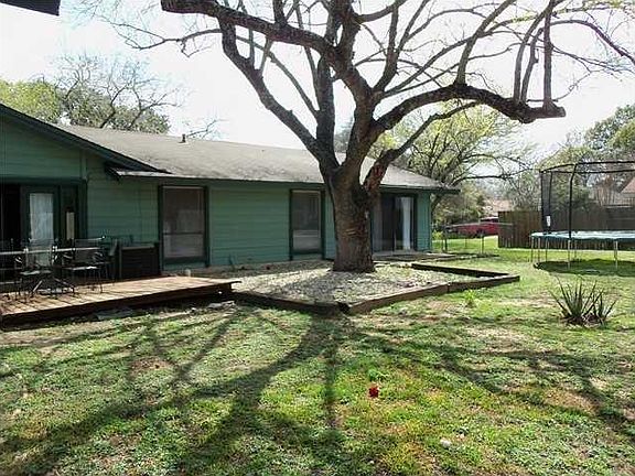 Large fenced in yard will be maintained by the landlord 
