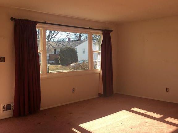 4th image of 603 Brunk Ct