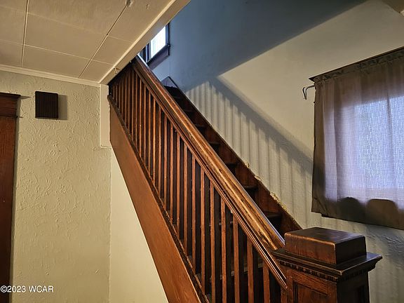 4th image of 641 S Dewey Ave