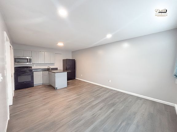 3rd image of 3807-15 Lippincott Blvd #30