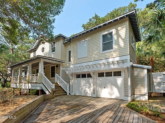2nd image of 3 Red Bay Court