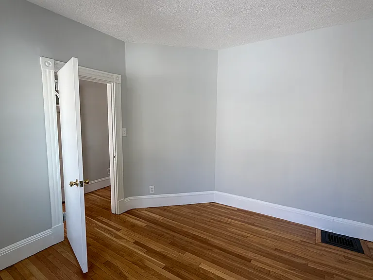 30 Valley St #1 — Photo 7