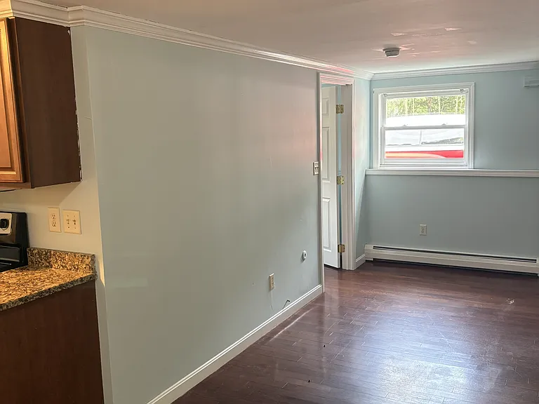 918 Flanders Rd — Photo 16