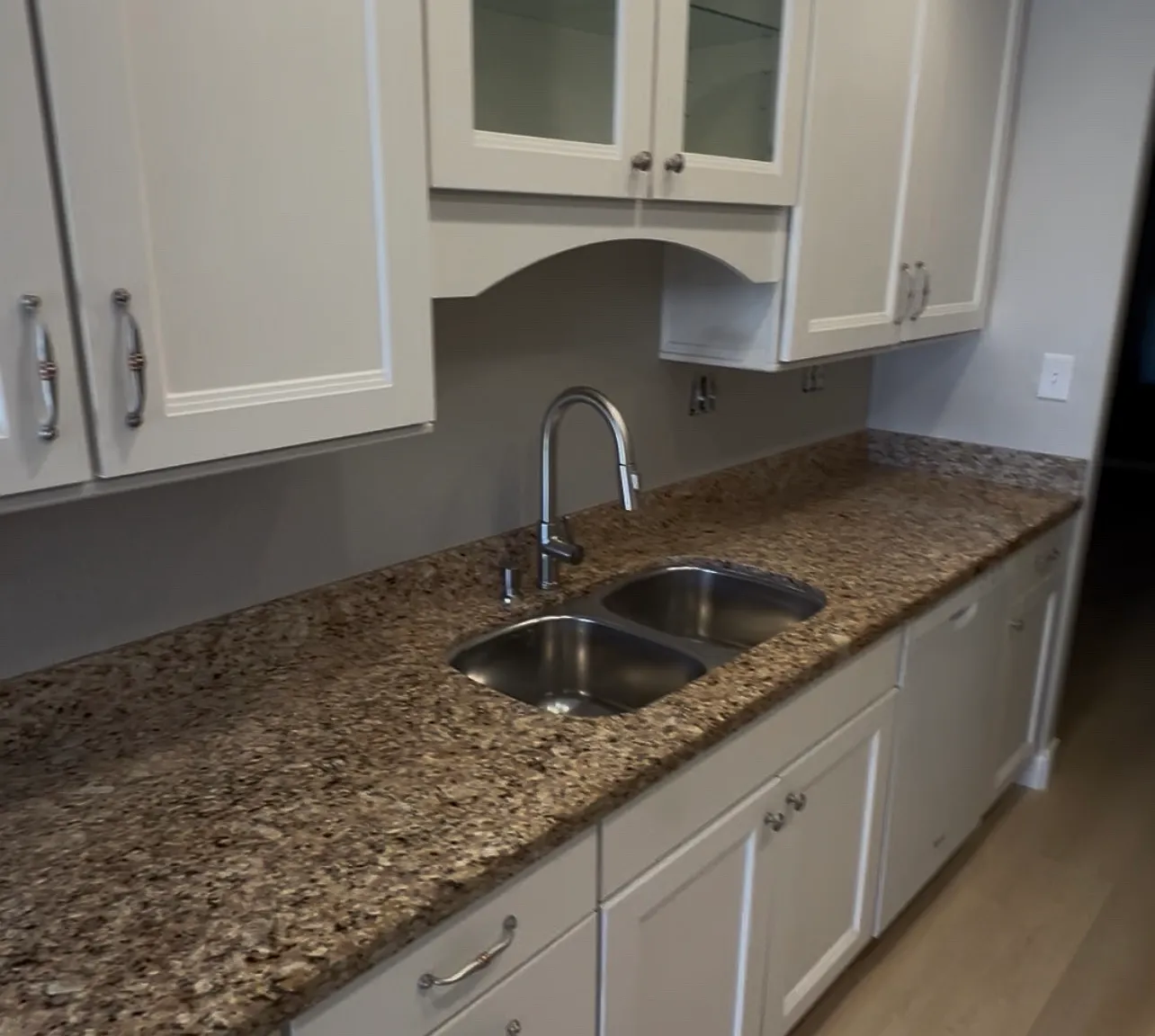 3 bed, 1292 sqft, $2,200 — Photo 2