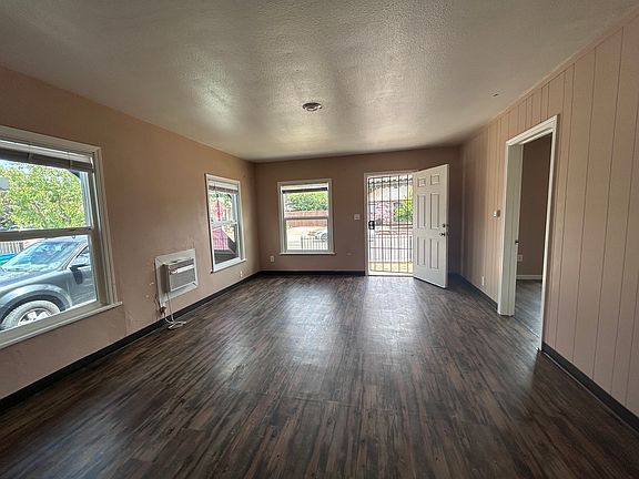 4th image of 301 Maple St #301